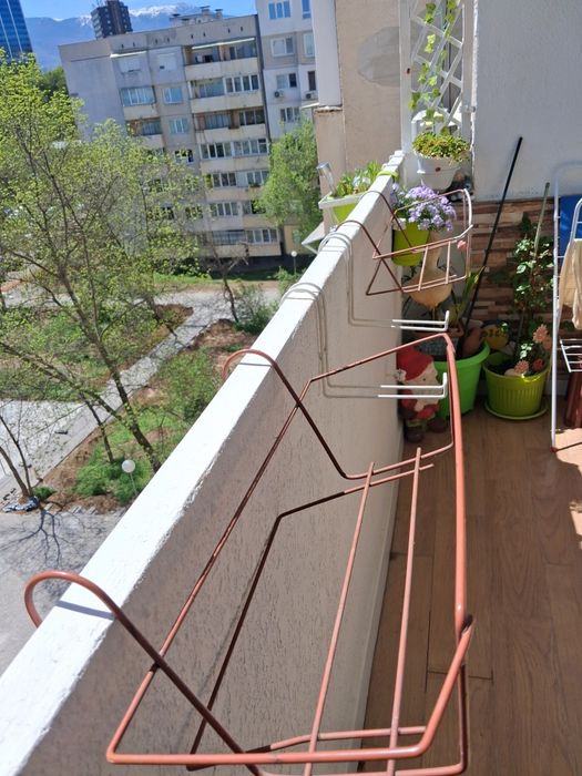 Метални стойки за сандъчета за цветя