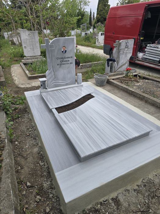 Изработка на паметници и надгробни плочи