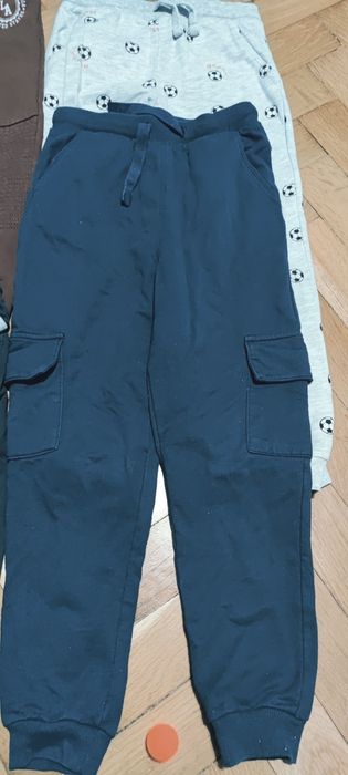 Lot 9 pantaloni, măr 134, blugi 140