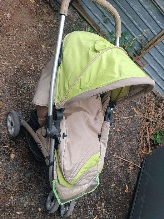 Продам прогулочную коляску