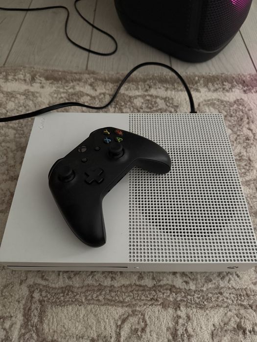 Приставка Xbox One S