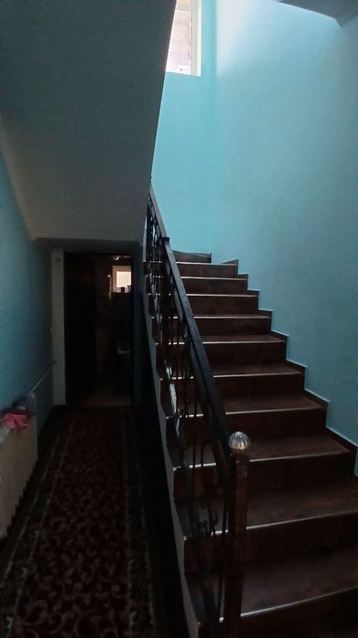 ZUDLIK bilan. Hovli sotiladi. Qibray markazida kelishiladi