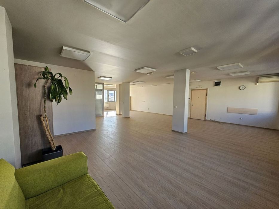 Дава се под наем Офис в София, Банишора - 149 кв.м за 1300 € - Снимка #4