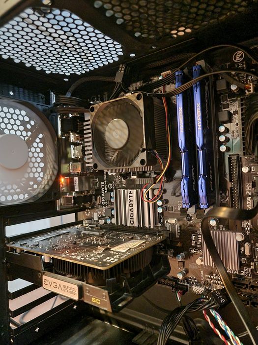 PC Gaming de buget  + Monitor