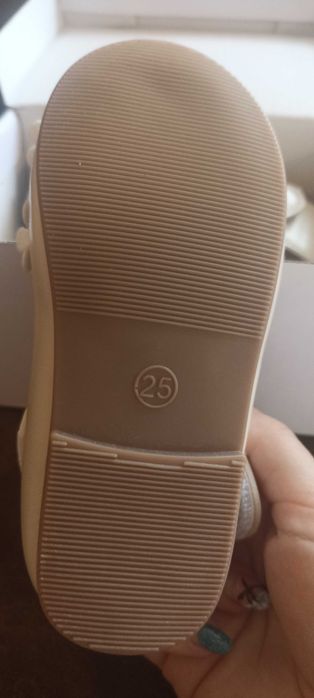 Детски обувки с цветя