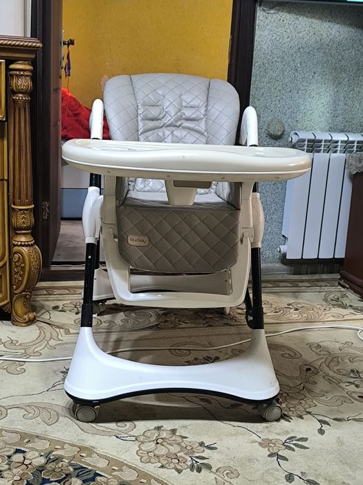 Стул для кормления ребенка