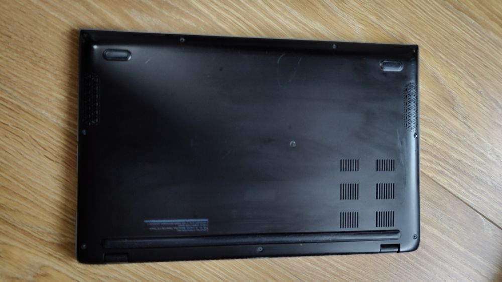 Asus Vivobook / Ryzen 3 / 8 gb RAM/ ssd 256 /