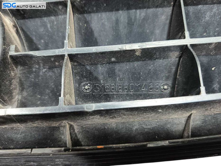 Grila Cu Emblema Capota Motor Mercedes Clasa A Class W168 1998 - 2004 Cod 1688801483 [LS0103]