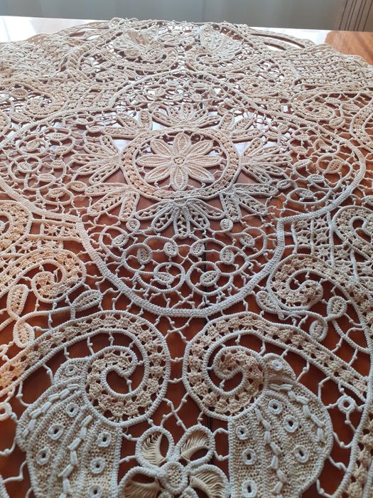 Vând fețe de masă din macrame