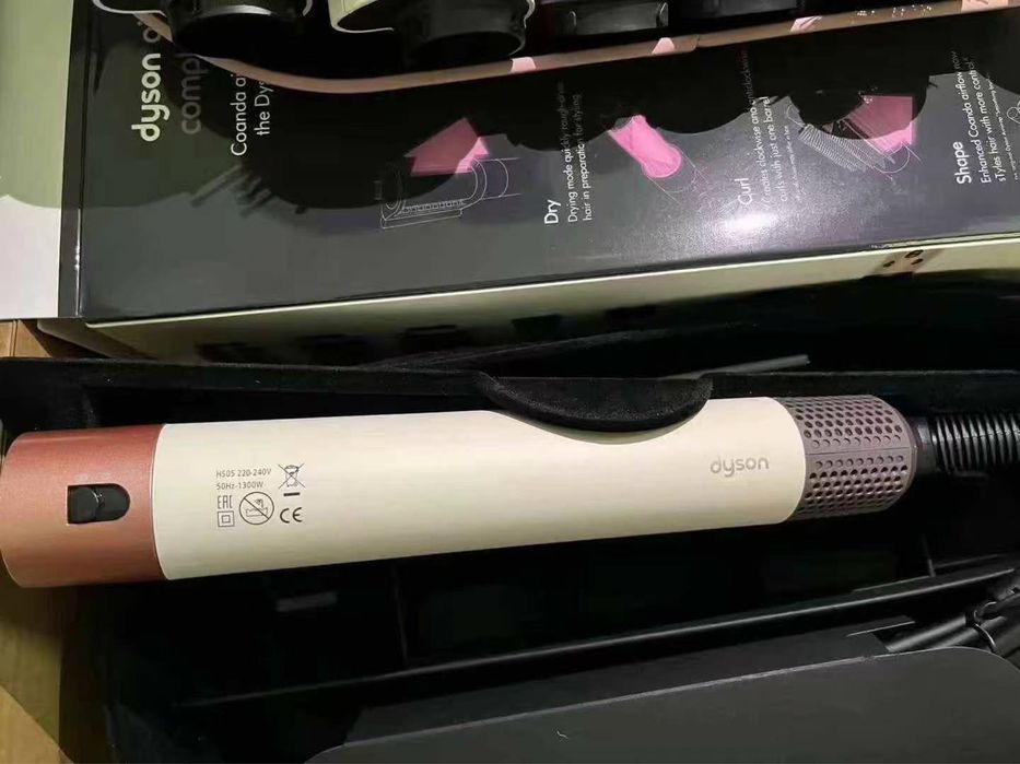 В продаже dyson airwap HS08