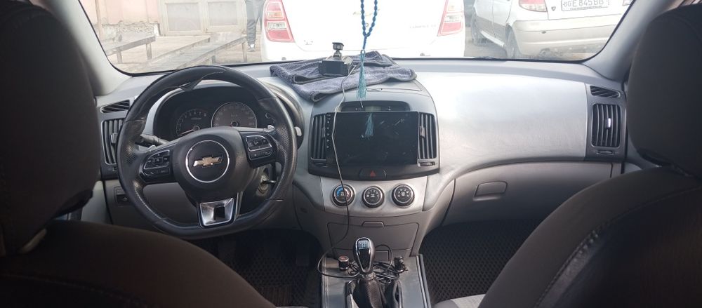 Hyundai Avante Sotiladi