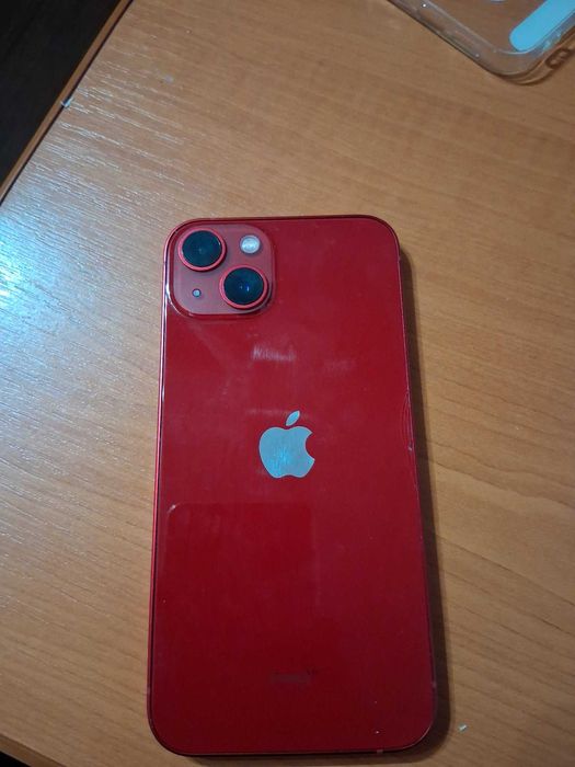 Vând Iphone 13 roșu