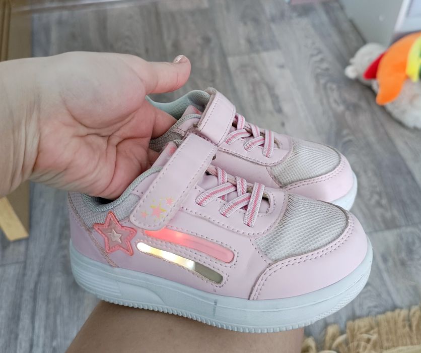 Кроссовки для девочки 27 размер