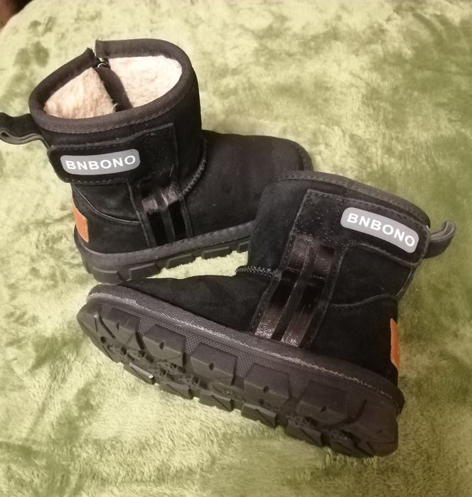Продам кроссовки на мальчика