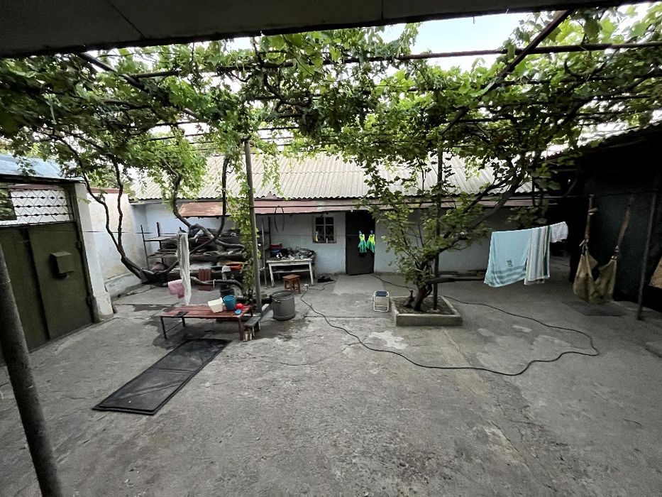 Дом с участком г.Чирчик (газ+свет,участок) от собственника)