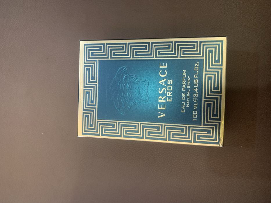 Parfum Versace.