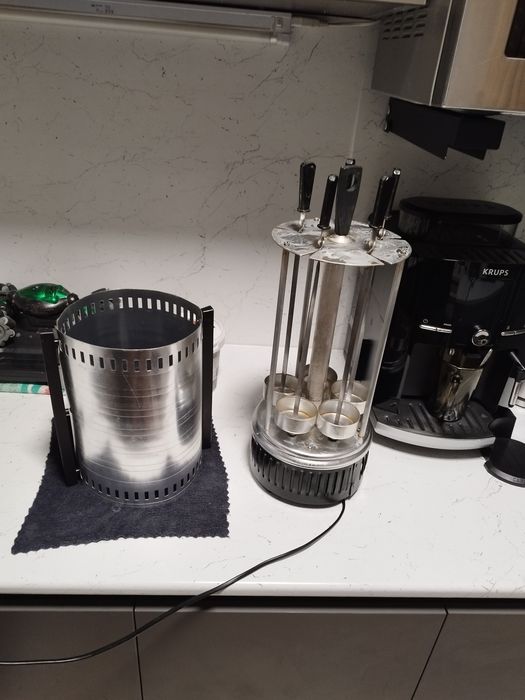 Продам элекрошашлычницу