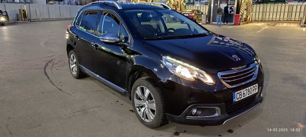 Лек автомобил Peugeot 2008 1.5 blue HDI
