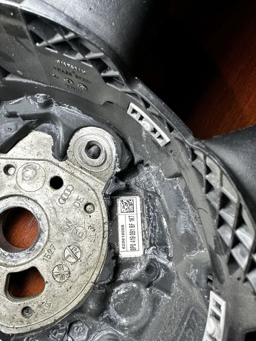 Руль Audi A4 B7 / A3 8P