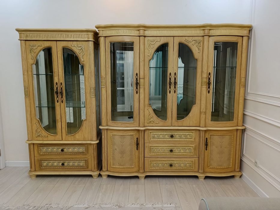 шкаф-сервант продаётся
