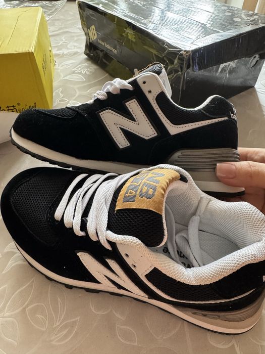 Кроссовки  22,5см срочно торг