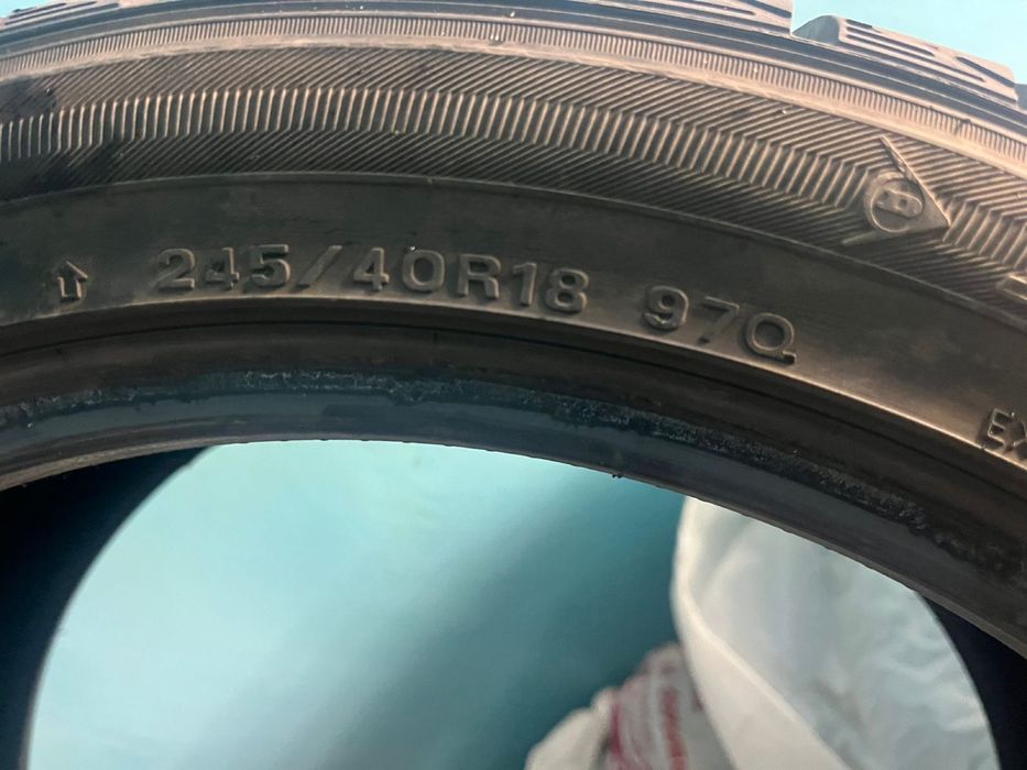 Продам шины R18 245/40