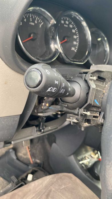 Montaj-Reparatie Bloc lumini semnalizare Dacia Logan-Sandero-Lodgy