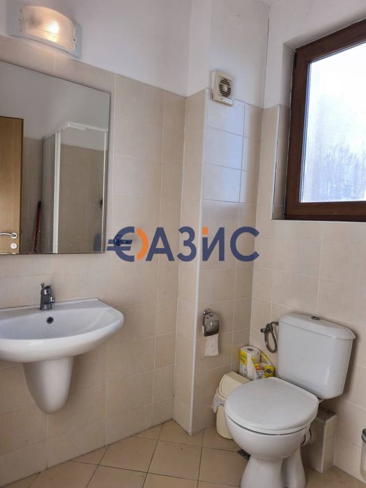 Апартамент с 2 спални в жилищна сграда на първа линия, Паркомясто, без