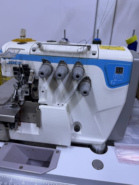 Оверлок машинка жак