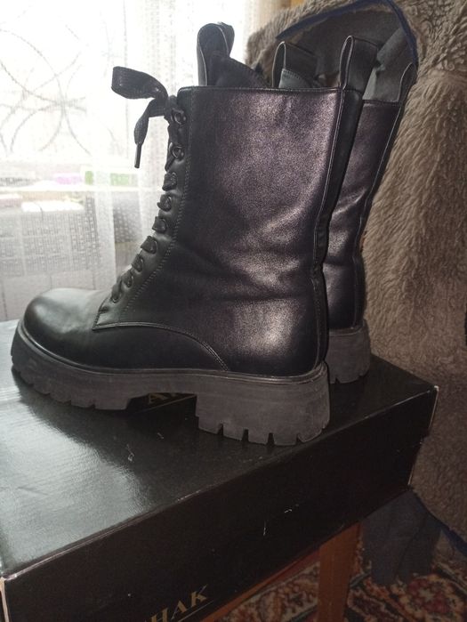 Берцы женские продам