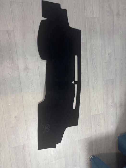 Продам накидку на панель камри 70