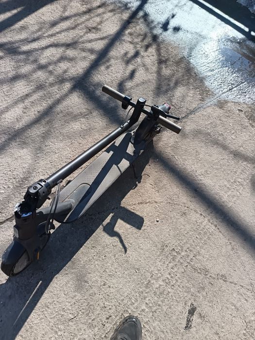 Vand trotineta electrica xiaomi 1s in stare foare buna