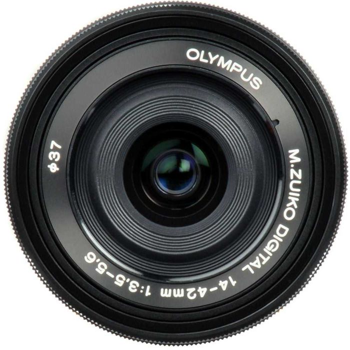 Canon EF 55-200mm f/4.5-5.6 II USM si Olympus 14-42mm f/3.5-5.6 EZ ED
