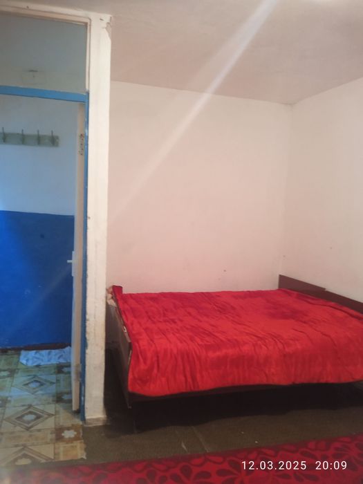 1 хонали квартира сотилади. Уй узимники. Чирчик Аранча