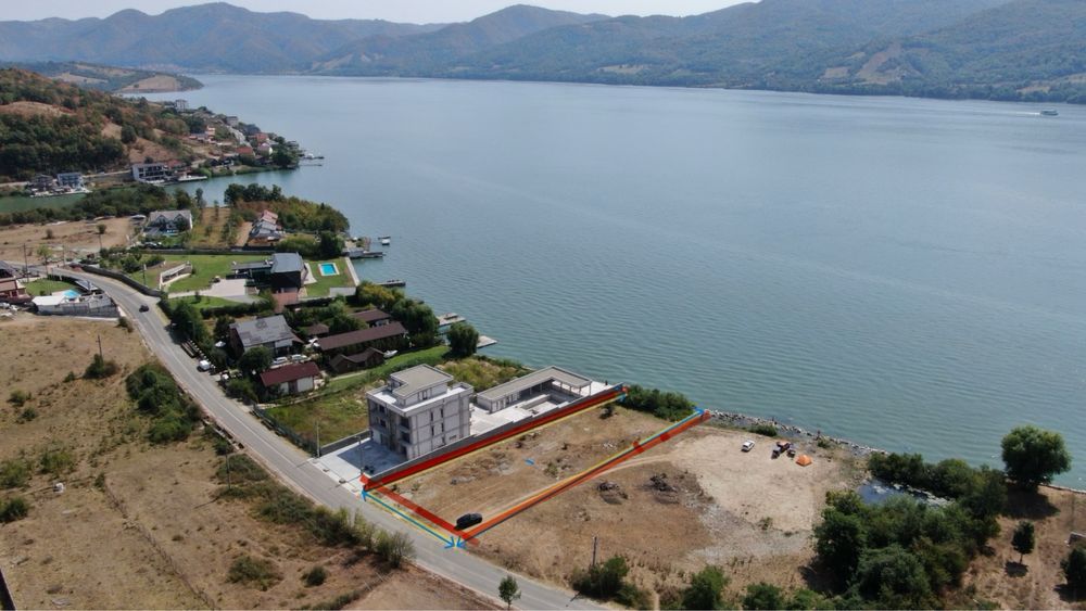 Teren la Dunarea Eselnita