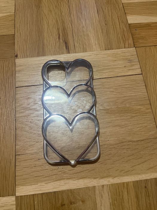 Продаване на калъфи за iPhone 13