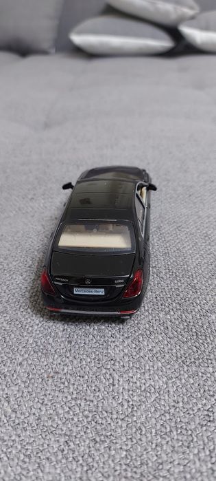 MACHETĂ MERCEDES - BENZ din metal de colecție scara 1 / 32