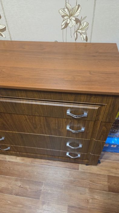 Срочно продам комод