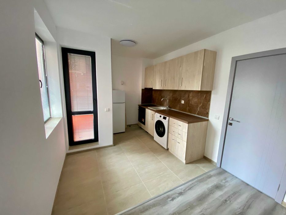 Дава се под наем Двустаен апартамент в Варна, Лятно кино Тракия - 55 кв.м за 357 € - Снимка #1