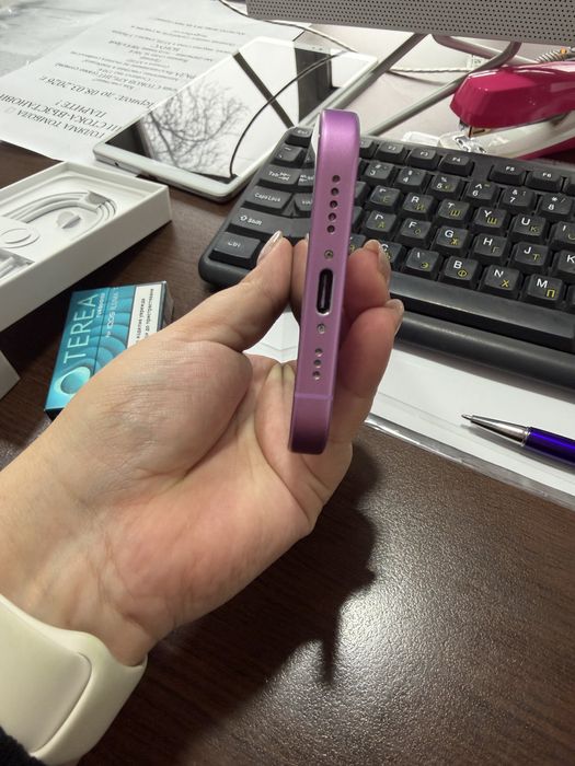 Айфон 16 розов/ Apple 16 pink