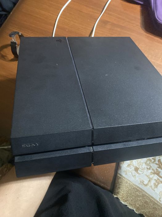 Playstation 4 отличный состояни