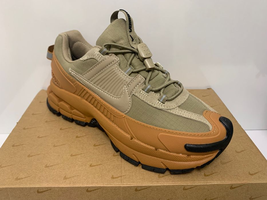 Оригинални дамски маратонки Nike Zoom Vomero Roam 'Flax' номер 39