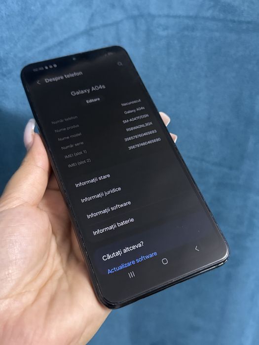 Samsung A04S.