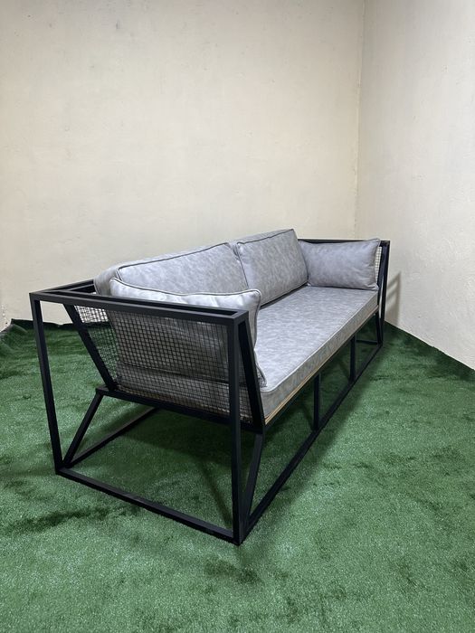 Диван в стиле лофт