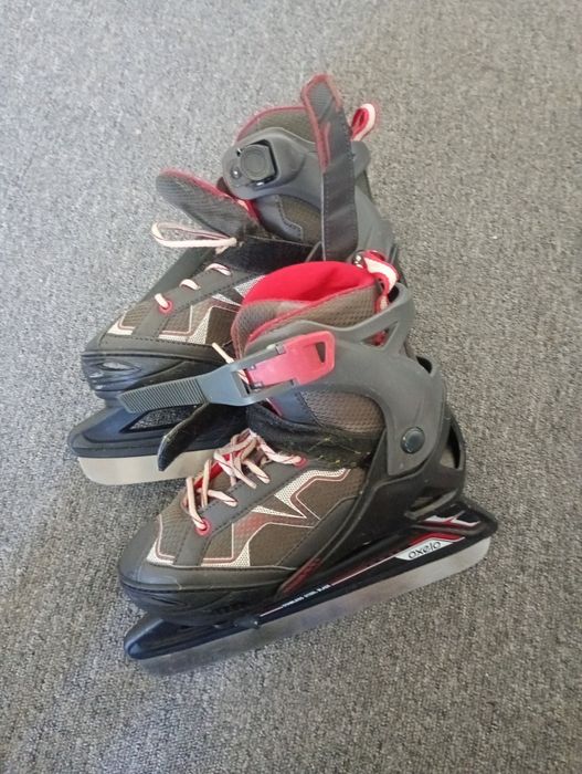 Patine ajustabile mărimea 35-38, folosite numai o dată.