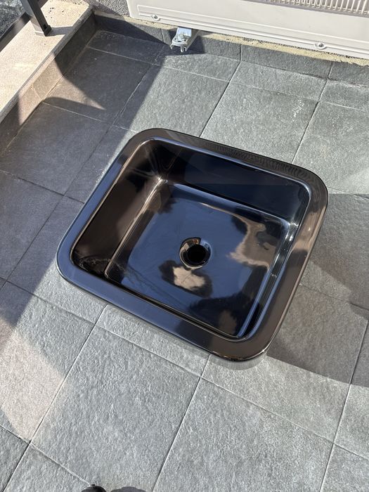 Мивка купа черна