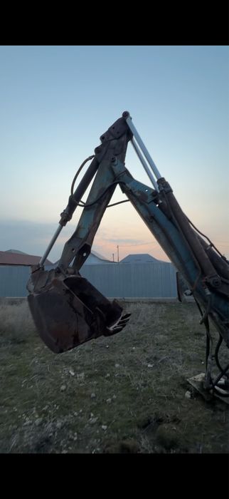 Трактор задный эксковаир