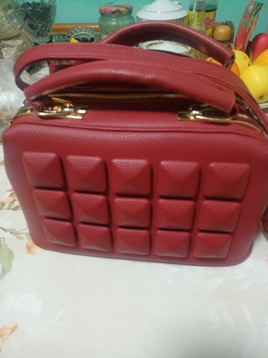 Продам женскую сумочку