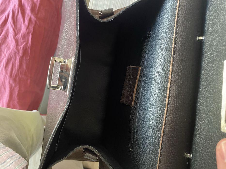 Продавам чанта от естествена кожа.