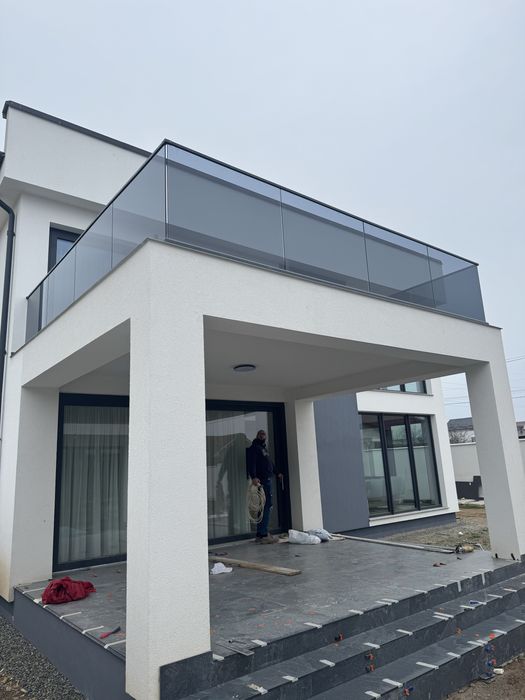 Balustrada din sticla securizata cu profil